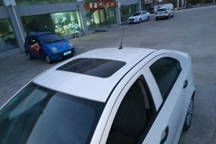 Used Chevrolet Aveo Sonic 2013 Sedan 1.4L Automatic with Sunroof Roof
