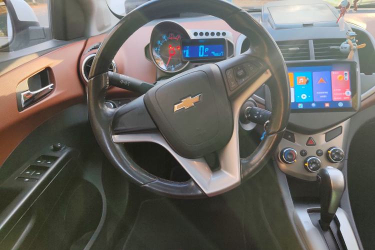 Used Chevrolet Aveo Sonic 2013 Sedan 1.4L Automatic with Sunroof Steering Wheel