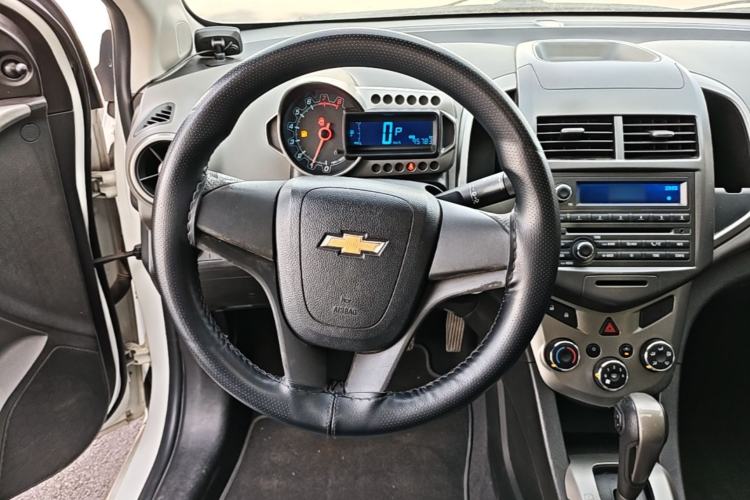 Used Chevrolet Aveo Sonic 2013 Sedan 1.4L Automatic with Sunroof Steering Wheel