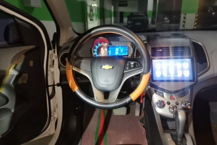 Used Chevrolet Aveo Sonic 2013 Sedan 1.6L AT SX Stylish Audio-Visual Edition Steering Wheel