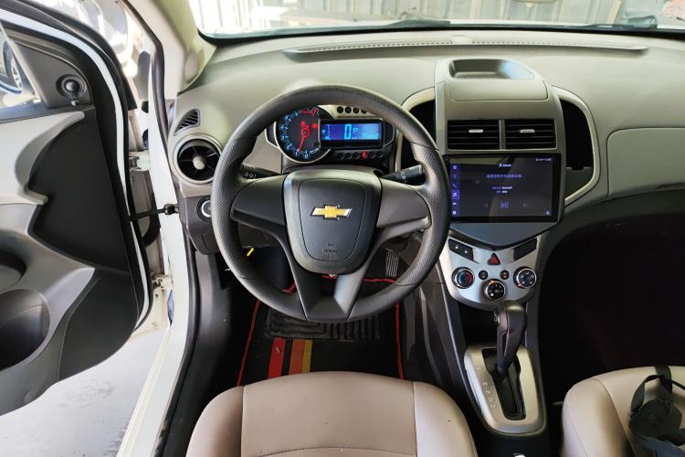 Used Chevrolet Aveo Sonic 2013 Sedan 1.4L Automatic with Sunroof Steering Wheel