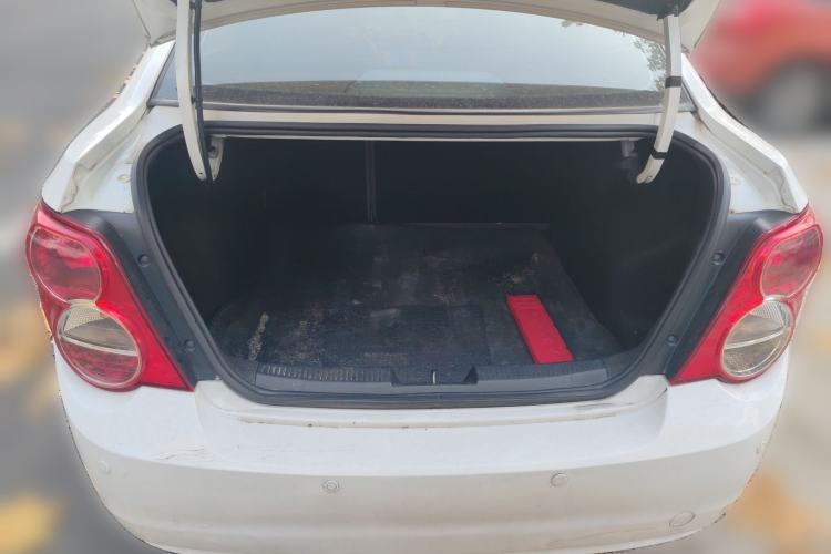 Used Chevrolet Aveo Sonic 2013 Sedan 1.4L Automatic with Sunroof Trunk