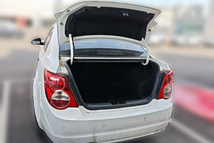 Used Chevrolet Aveo Sonic 2013 Sedan 1.4L Automatic with Sunroof Trunk