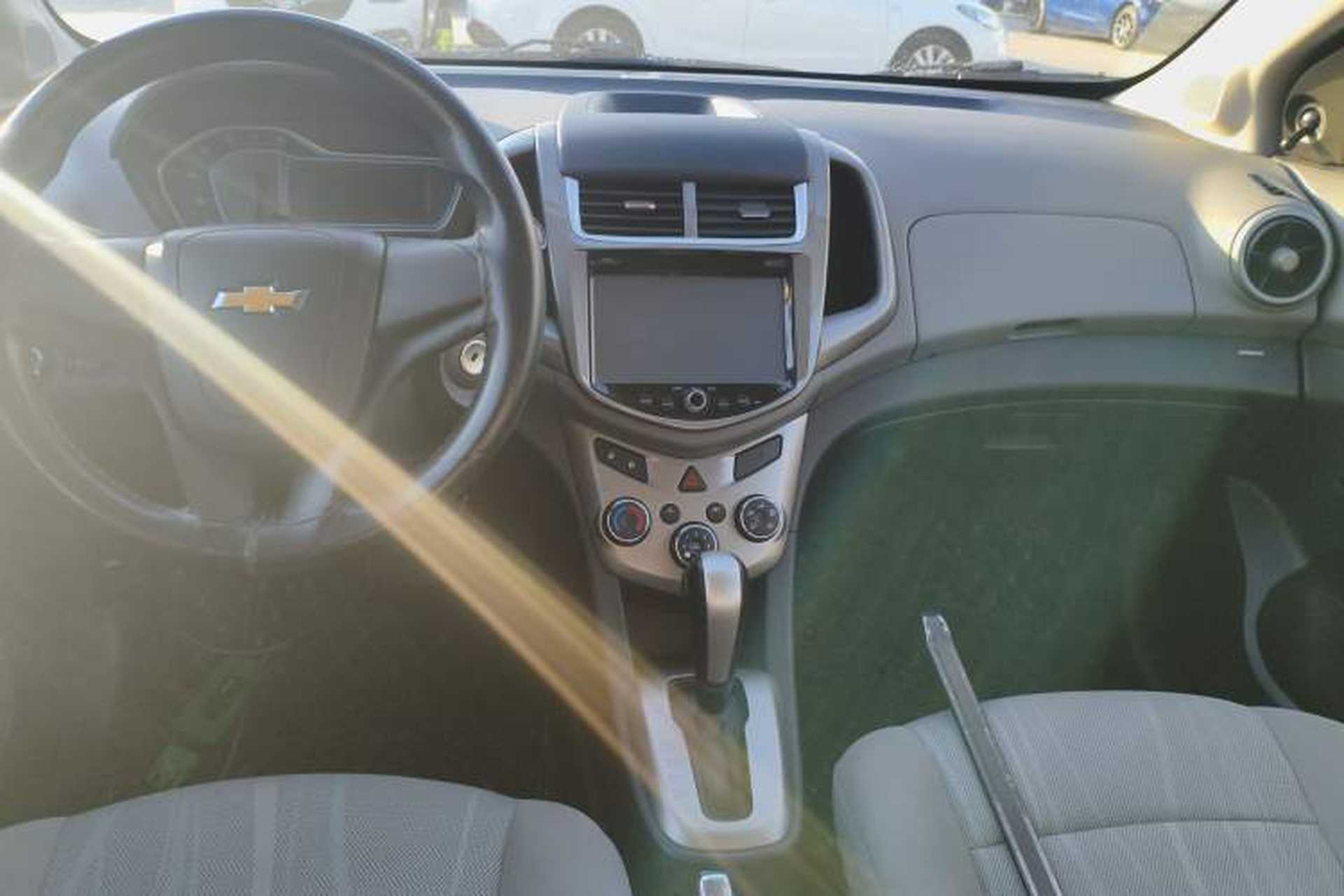 Used Chevrolet Aveo Sonic 2014 Sedan 1.4SL AT Fashion Edition Audio And AC Panel