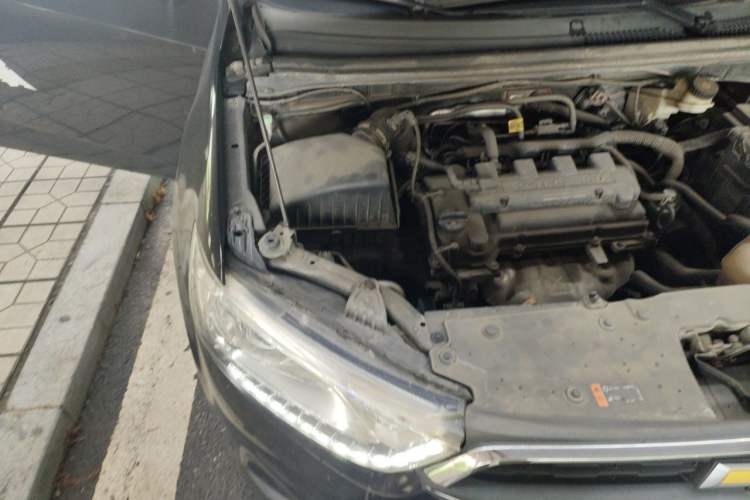 Used Chevrolet Aveo Sonic 2014 Sedan 1.4SL AT Fashion Edition Engine Bay Right