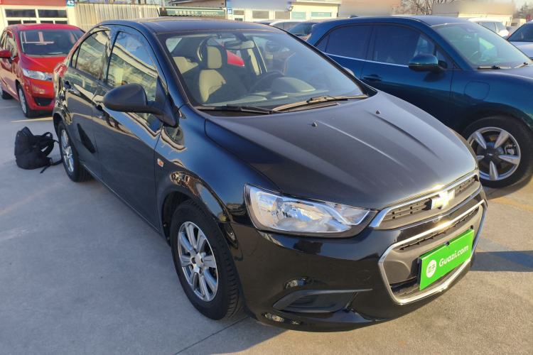 Used Chevrolet Aveo Sonic 2014 Sedan 1.4SL AT Fashion Edition Front Right 45 Deg