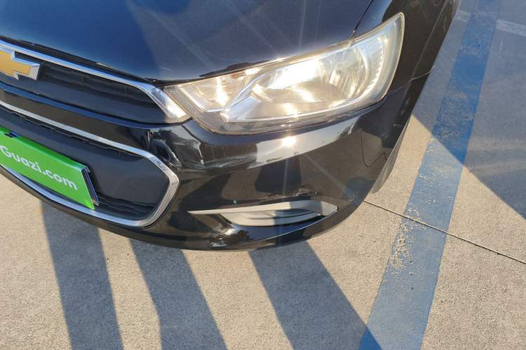 Used Chevrolet Aveo Sonic 2014 Sedan 1.4SL AT Fashion Edition Left Front Headlight