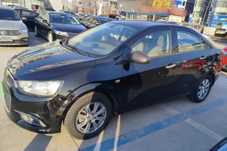 Used Chevrolet Aveo Sonic 2014 Sedan 1.4SL AT Fashion Edition Left Side