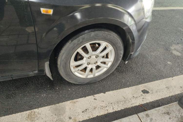 Used Chevrolet Aveo Sonic 2014 Sedan 1.4SL AT Fashion Edition Right Front Wheel Hub