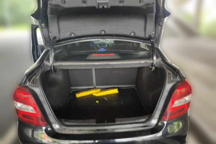 Used Chevrolet Aveo Sonic 2014 Sedan 1.4SL AT Fashion Edition Trunk