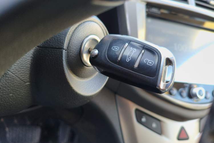 Used Chevrolet Aveo Sonic 2014 Sedan 1.4SL AT Fashion Edition Vehicle Key