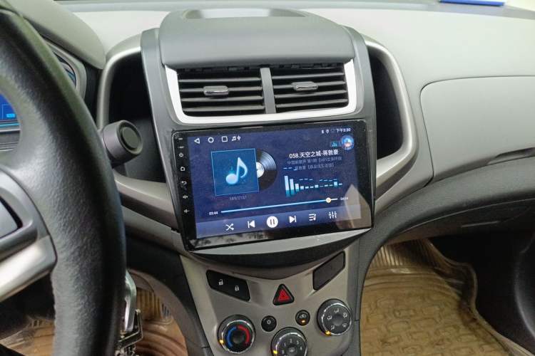 Used Chevrolet Aveo Sonic 2014 Sedan 1.6SX AT Fashion Edition Audio And AC Panel