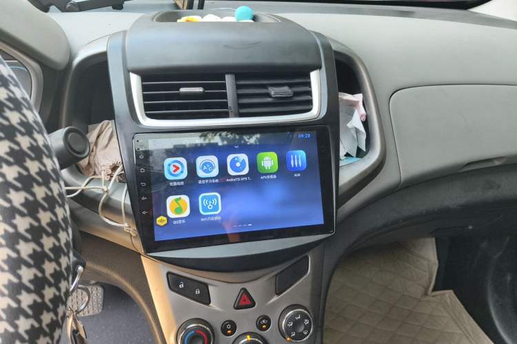 Used Chevrolet Aveo Sonic 2014 Sedan 1.6SX AT Fashion Edition Audio And AC Panel