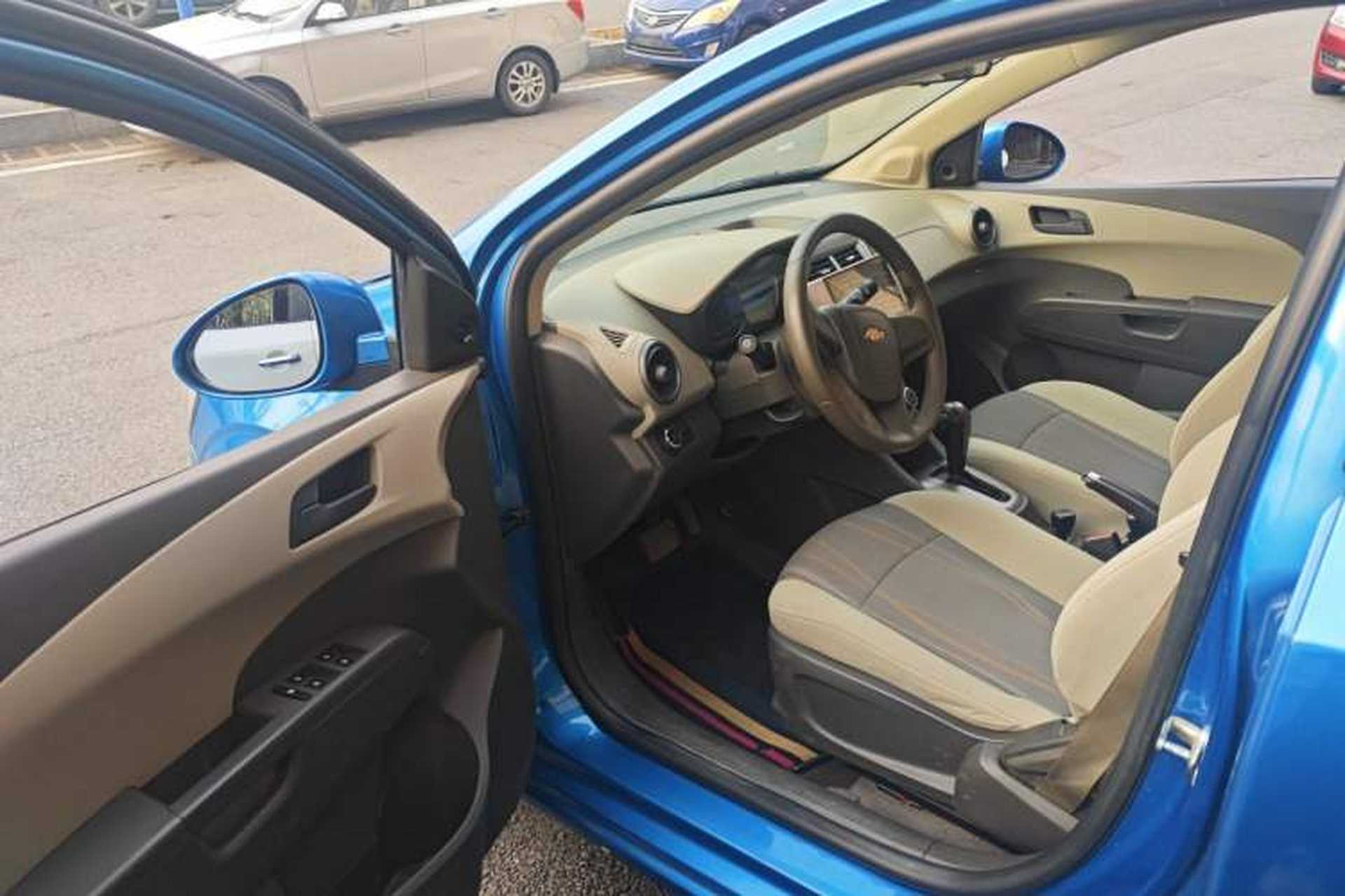 Used Chevrolet Aveo Sonic 2014 Sedan 1.4SL AT Stylish Sunroof Edition Driver Seat