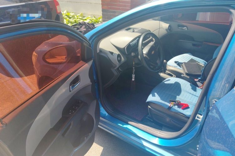 Used Chevrolet Aveo Sonic 2014 Sedan 1.6SX AT Fashion Edition Driver Seat