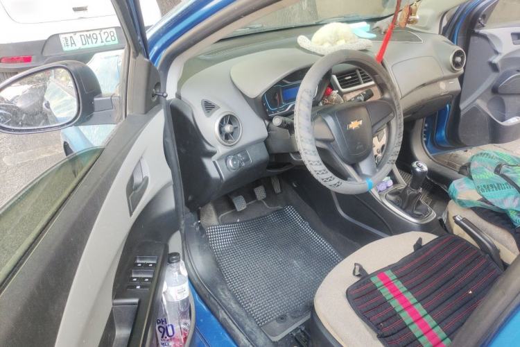 Used Chevrolet Aveo Sonic 2014 Sedan 1.4 SL MT Comfort Edition Driver Seat