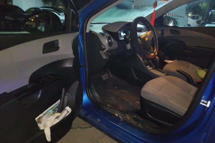 Used Chevrolet Aveo Sonic 2014 Sedan 1.4SL AT Fashion Edition Driver Seat