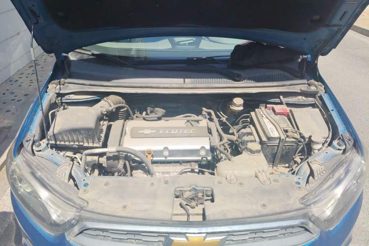 Used Chevrolet Aveo Sonic 2014 Sedan 1.6SX AT Fashion Edition Engine Bay