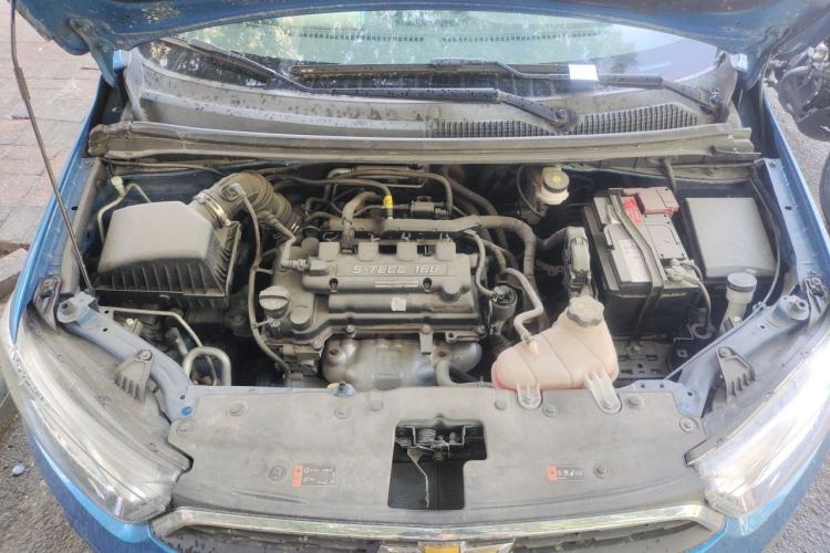 Used Chevrolet Aveo Sonic 2014 Sedan 1.4 SL MT Comfort Edition Engine Bay
