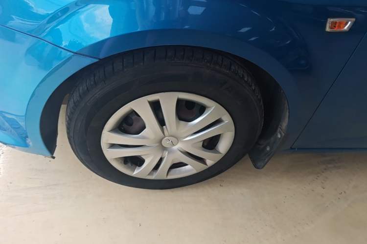 Used Chevrolet Aveo Sonic 2014 Sedan 1.4SL AT Fashion Edition Exterior 4