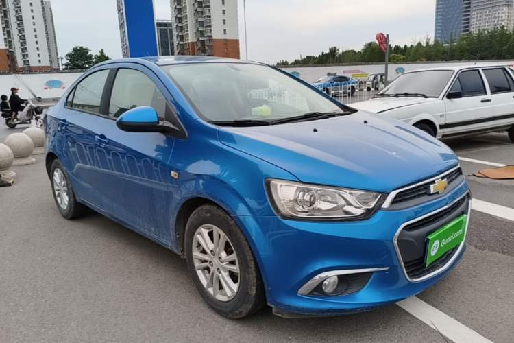 Used Chevrolet Aveo Sonic 2014 Sedan 1.4SE MT LeYou Edition Front Right 45 Deg