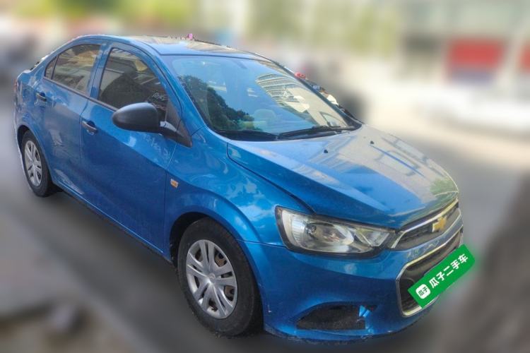 Used Chevrolet Aveo Sonic 2014 Sedan 1.4 SL MT Comfort Edition Front Right 45 Deg