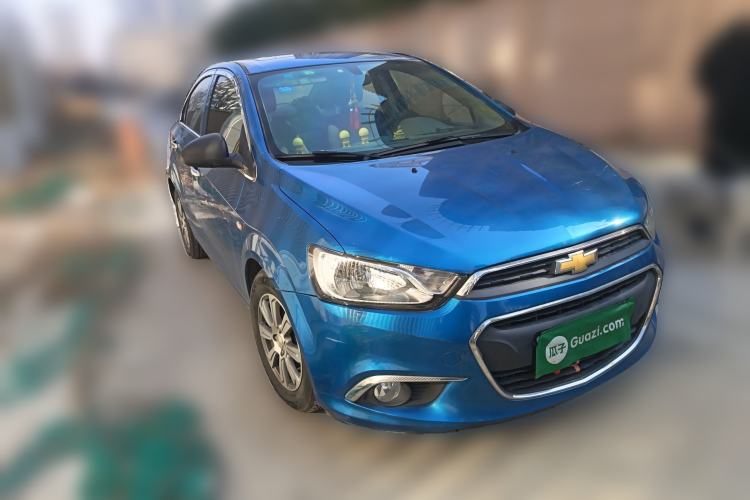 Used Chevrolet Aveo Sonic 2014 Sedan 1.4SL AT Stylish Sunroof Edition Front Right 45 Deg