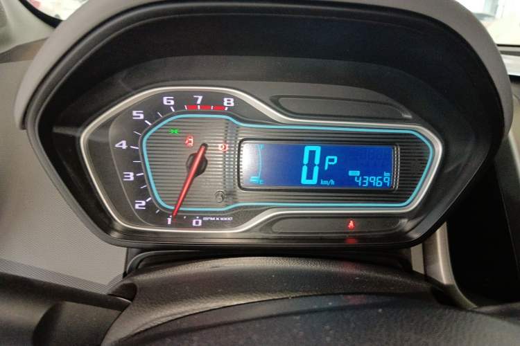 Used Chevrolet Aveo Sonic 2014 Sedan 1.4SL AT Fashion Edition Instrument Cluster