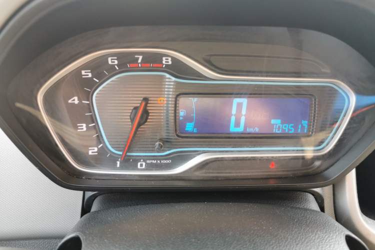 Used Chevrolet Aveo Sonic 2014 Sedan 1.4SL MT Comfort Edition Instrument Cluster