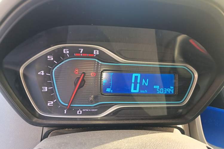 Used Chevrolet Aveo Sonic 2014 Sedan 1.4SL AT Stylish Sunroof Edition Instrument Cluster