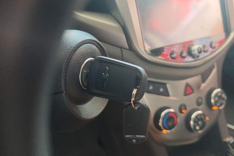 Used Chevrolet Aveo Sonic 2014 Sedan 1.4SL AT Fashion Edition Interior 1
