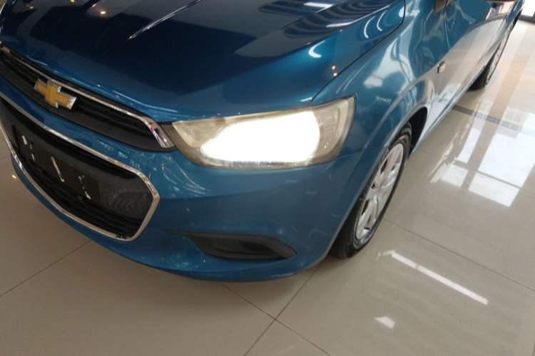 Used Chevrolet Aveo Sonic 2014 Sedan 1.4SL AT Fashion Edition Left Front Headlight