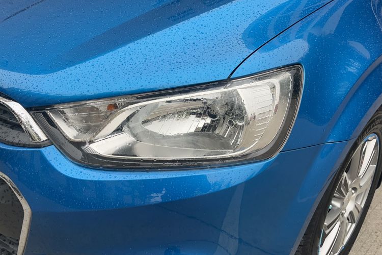 Used Chevrolet Aveo Sonic 2014 Hatchback 1.6 SX AT Fashion Edition Left Front Headlight