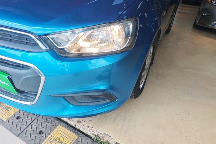 Used Chevrolet Aveo Sonic 2014 Sedan 1.4SL AT Fashion Edition Left Front Headlight
