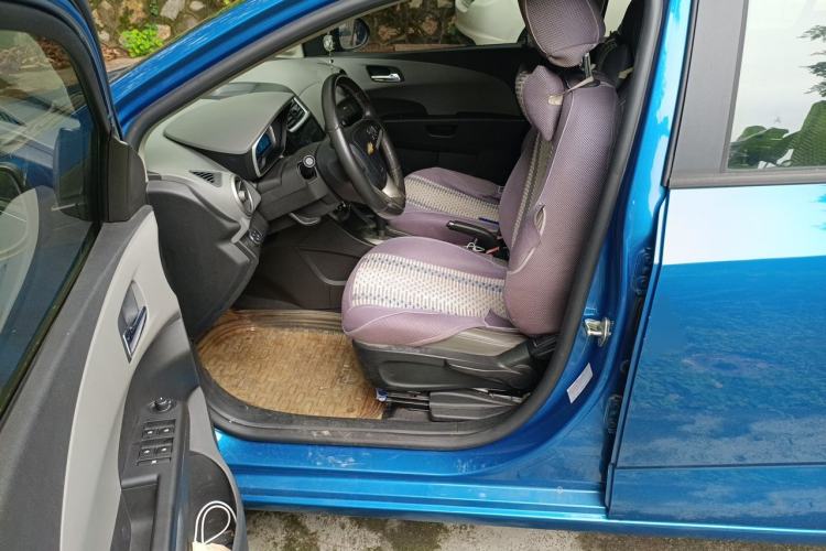 Used Chevrolet Aveo Sonic 2014 Sedan 1.6SX AT Fashion Edition Left Front Seat