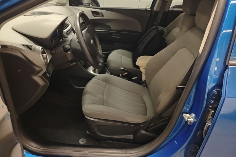 Used Chevrolet Aveo Sonic 2014 Sedan 1.4 SL MT Comfort Edition Left Front Seat
