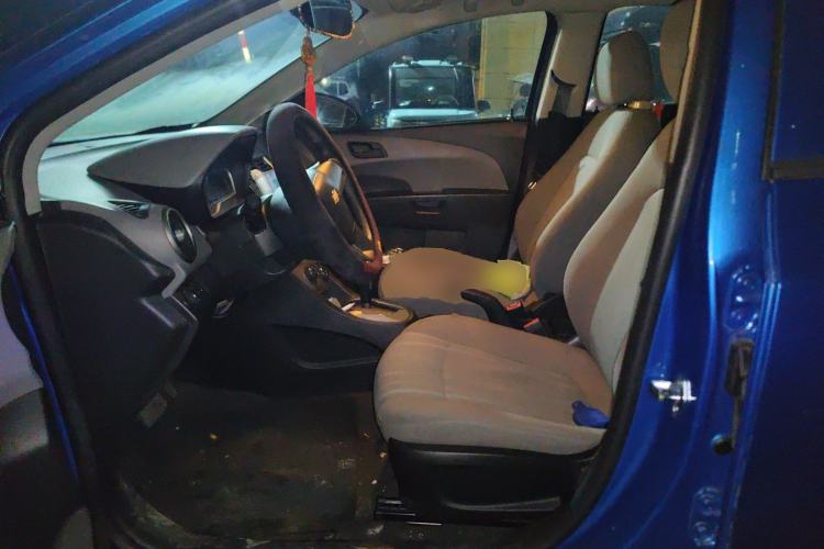 Used Chevrolet Aveo Sonic 2014 Sedan 1.4SL AT Fashion Edition Left Front Seat