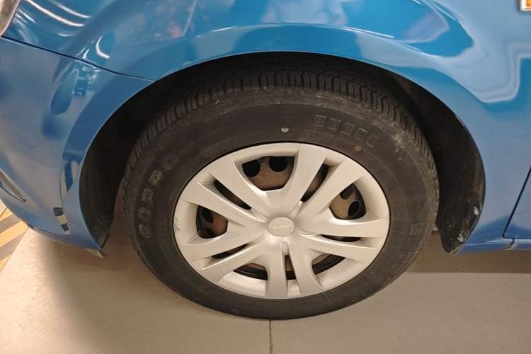 Used Chevrolet Aveo Sonic 2014 Sedan 1.4 SL MT Comfort Edition Left Front Wheel Hub