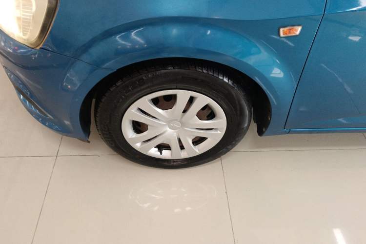 Used Chevrolet Aveo Sonic 2014 Sedan 1.4SL AT Fashion Edition Left Front Wheel Hub