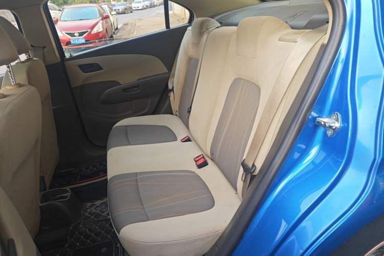 Used Chevrolet Aveo Sonic 2014 Sedan 1.4SL AT Stylish Sunroof Edition Left Rear Seat