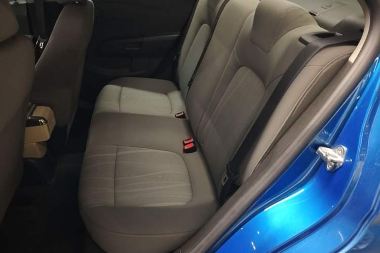Used Chevrolet Aveo Sonic 2014 Sedan 1.4 SL MT Comfort Edition Left Rear Seat