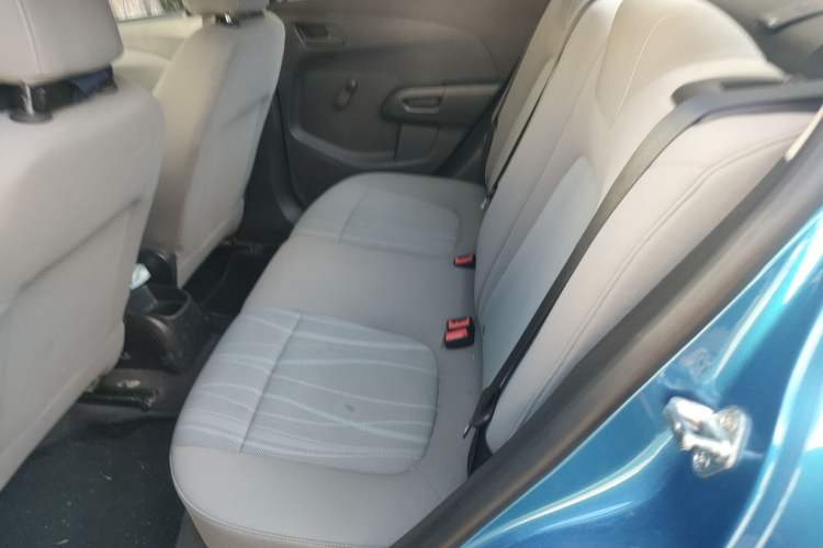 Used Chevrolet Aveo Sonic 2014 Sedan 1.4SL MT Comfort Edition Left Rear Seat