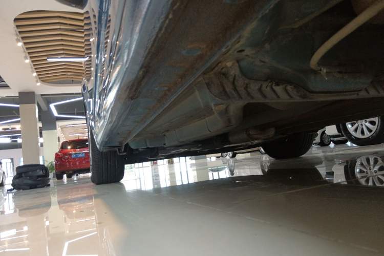 Used Chevrolet Aveo Sonic 2014 Sedan 1.4SL AT Fashion Edition Left Side Sill