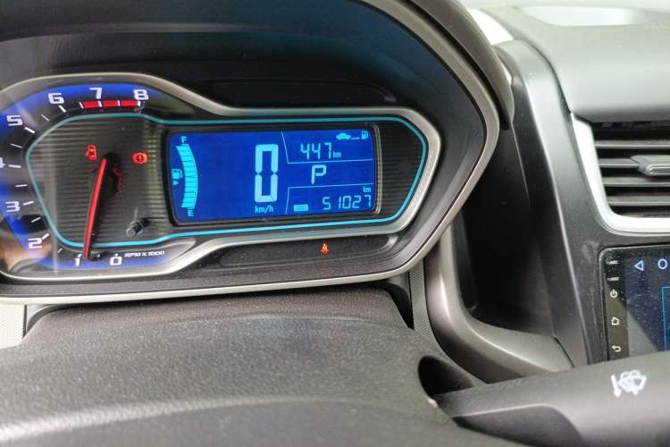 Used Chevrolet Aveo Sonic 2014 Sedan 1.6SX AT Fashion Edition Odometer Close Up
