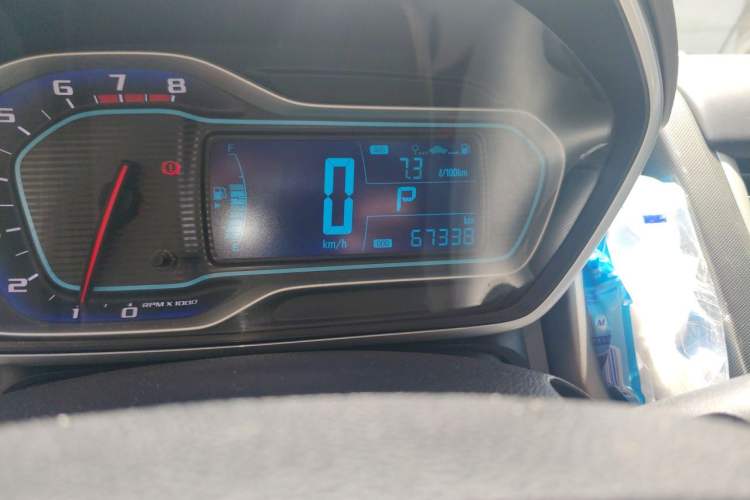 Used Chevrolet Aveo Sonic 2014 Sedan 1.6SX AT Fashion Edition Odometer Close Up