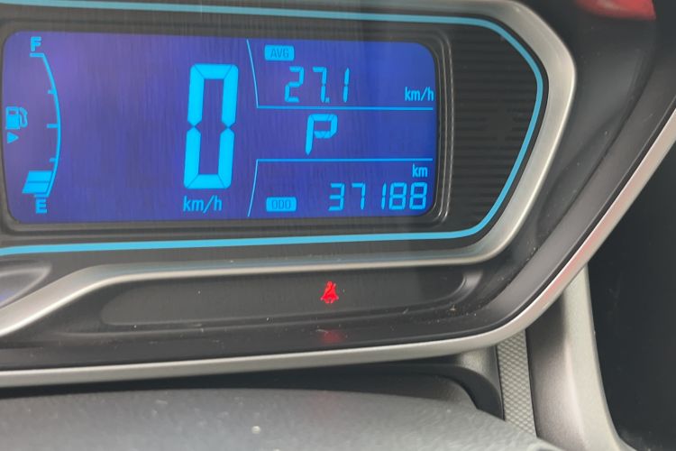 Used Chevrolet Aveo Sonic 2014 Hatchback 1.6 SX AT Fashion Edition Odometer Close Up