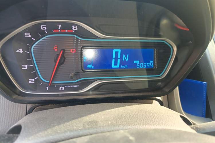Used Chevrolet Aveo Sonic 2014 Sedan 1.4SL AT Stylish Sunroof Edition Odometer Close Up