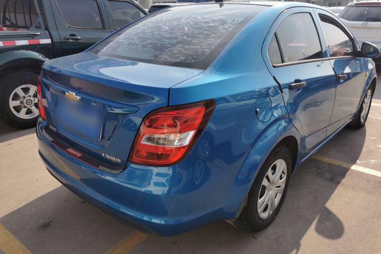 Used Chevrolet Aveo Sonic 2014 Sedan 1.4SL MT Comfort Edition Rear Right 45 Deg