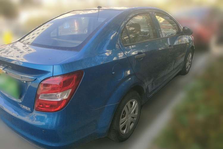 Used Chevrolet Aveo Sonic 2014 Sedan 1.4SL MT Comfort Edition Rear Right 45 Deg