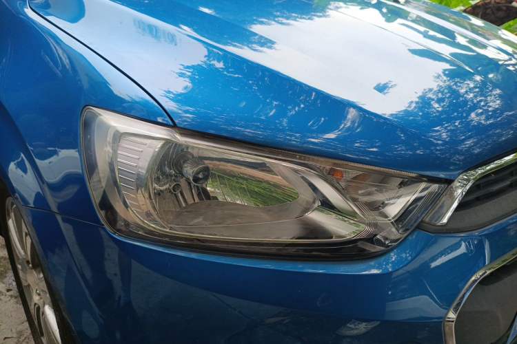Used Chevrolet Aveo Sonic 2014 Sedan 1.6SX AT Fashion Edition Right Front Headlight